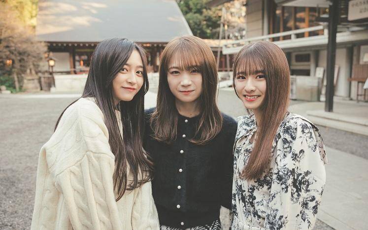 乃木坂46 秋元真夏 直筆サイン入り写真 2020 Valentine5種 - メルカリ