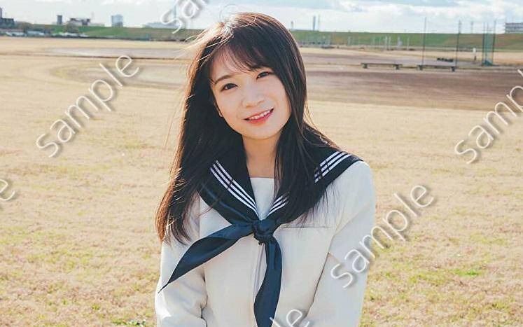 乃木坂46 秋元真夏卒業記念写真集『振り返れば、乃木坂』｜秋元真夏