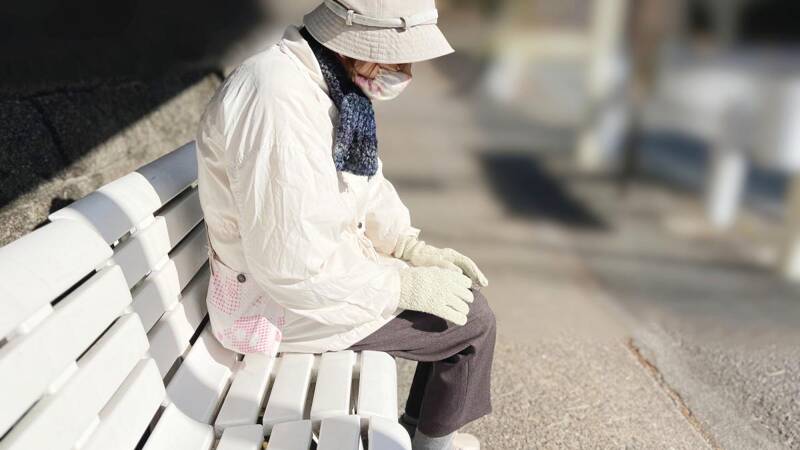 Amazon.co.jp: 老後ひとり難民 (幻冬舎新書 736) : 沢村香苗: 本