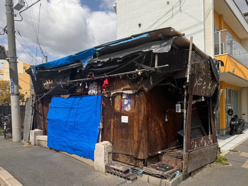 街のお酒屋さん休業中 客が酒を仕入れてマスターに上納？ 東大阪の珍居酒屋「食笑」が32年も