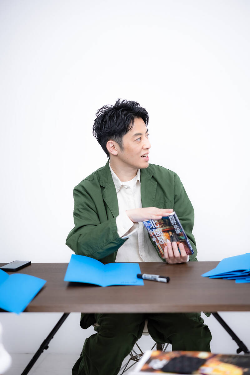 【キングコング西野亮廣】ロングワークガウン 青 キングコング西野亮廣さん「 #見上げる家 」×「KAGERO (陽炎