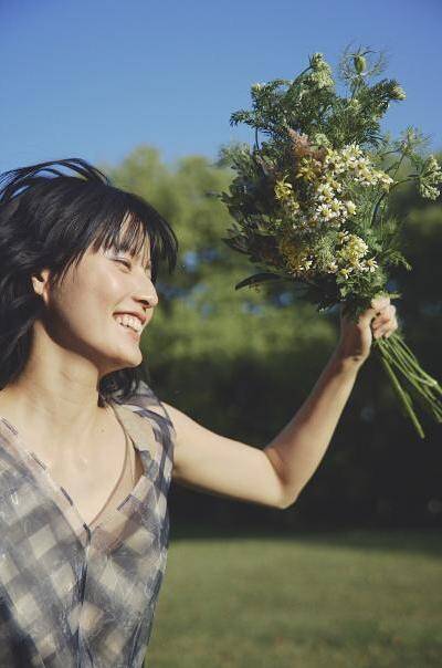 直筆サイン＆宛名入り『橋本愛20代ラスト写真集「タイトル未定